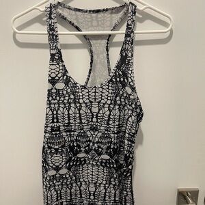 Lululemon Razorback Tank. Birds nest print.
